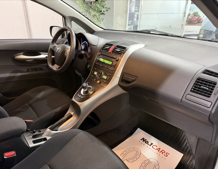 Toyota Auris Hatchback 1,8 l 73 kw