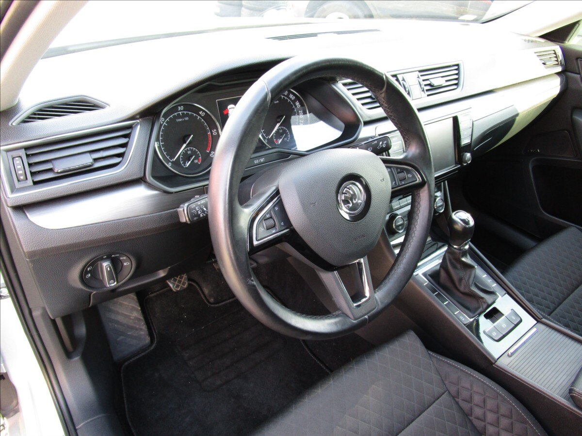 Škoda Superb Sedan / Limuzína 2,0 l 110 kw