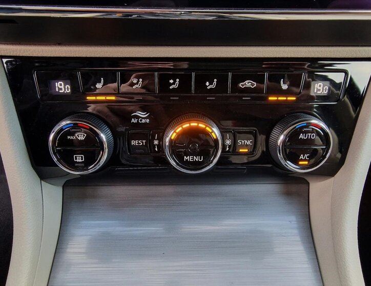 Škoda Superb Liftback 1,5 l 110 kw