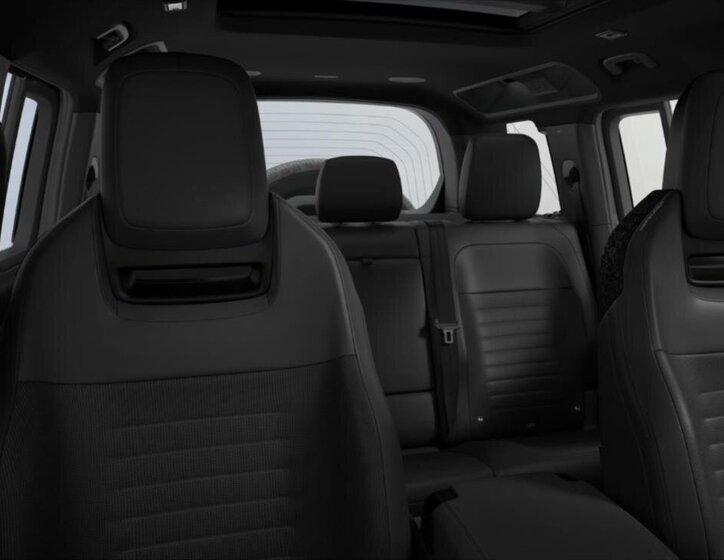 Land Rover Defender 7