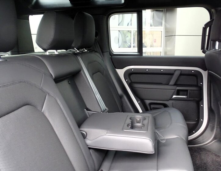 Land Rover Defender SUV / Terénní 3,0 l 147 kw