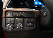 Chevrolet Suburban SUV / Terénní 6,2 l 313 kw