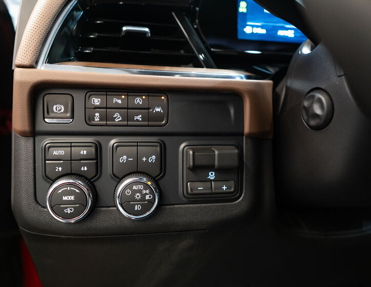 Chevrolet Suburban SUV / Terénní 6,2 l 313 kw