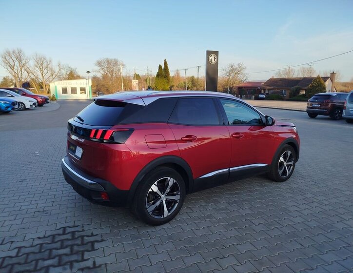 Peugeot 3008 SUV / Terénní 1,5 l 96 kw
