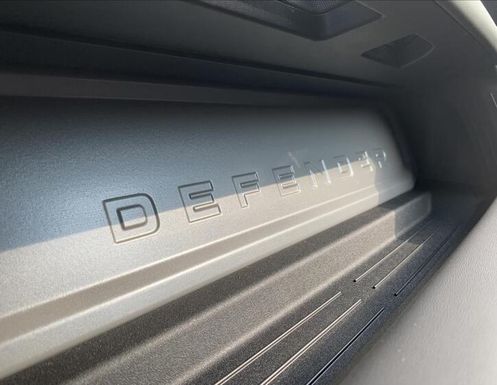 Land Rover Defender 40