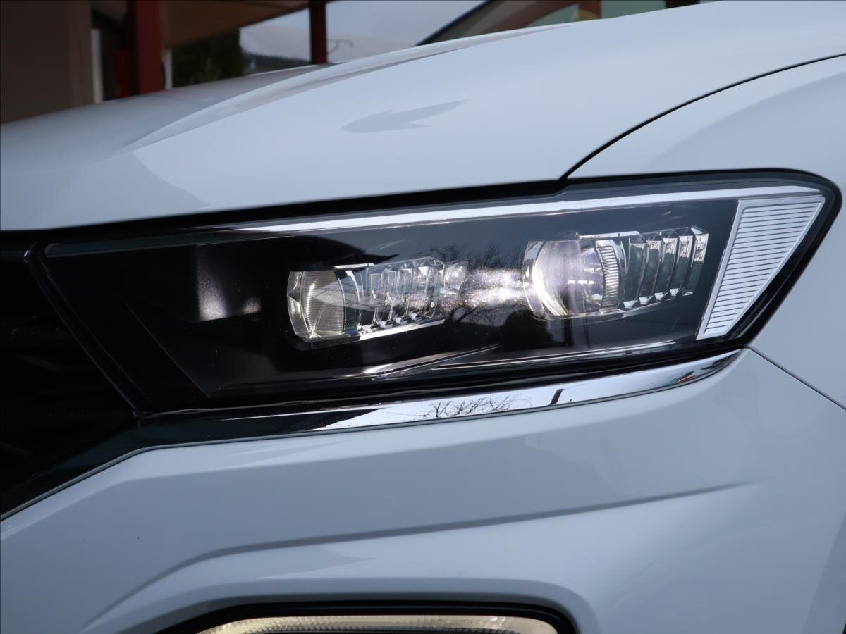 Volkswagen T-Roc CUV 1,5 l 110 kw