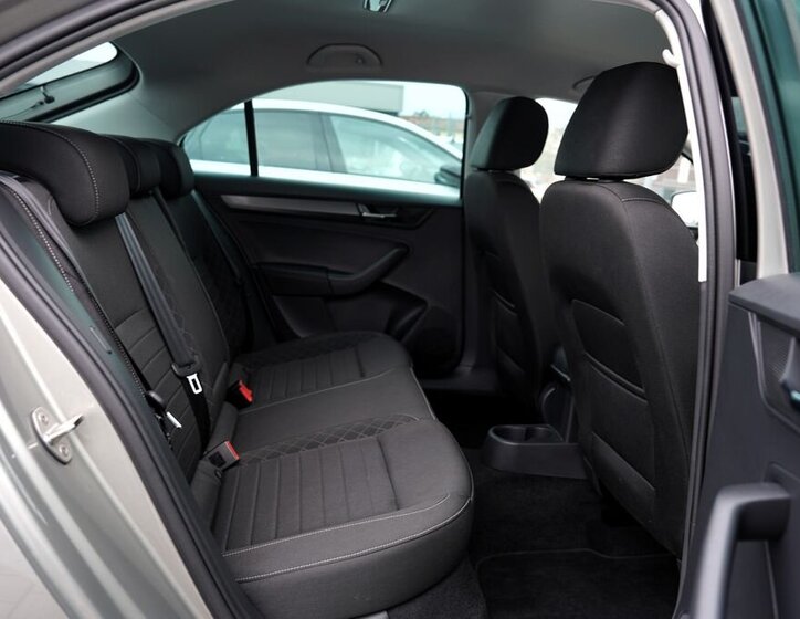 Škoda Rapid Sedan / Limuzína 999,0 70 kw