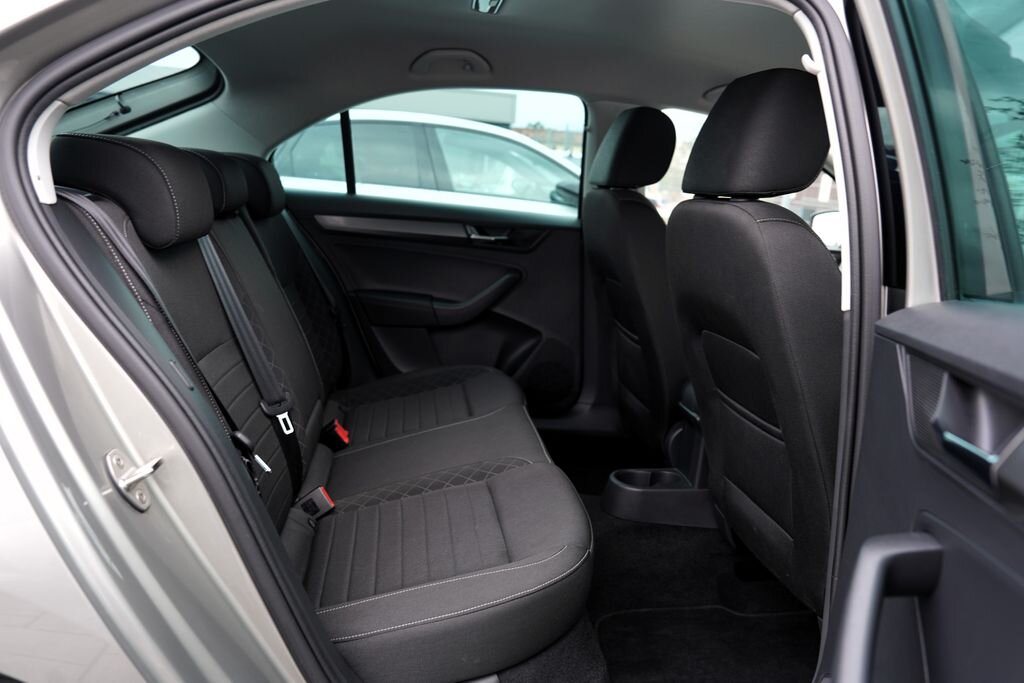 Škoda Rapid Sedan / Limuzína 999,0 70 kw