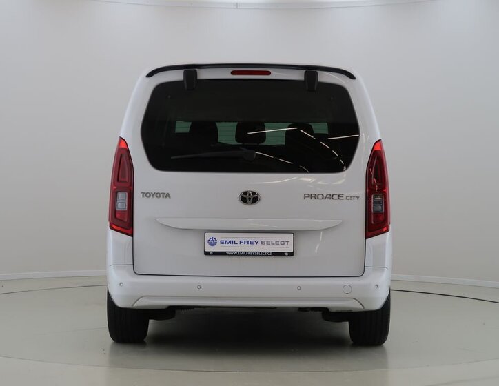 Toyota ProAce Kombi 1,5 l 96 kw