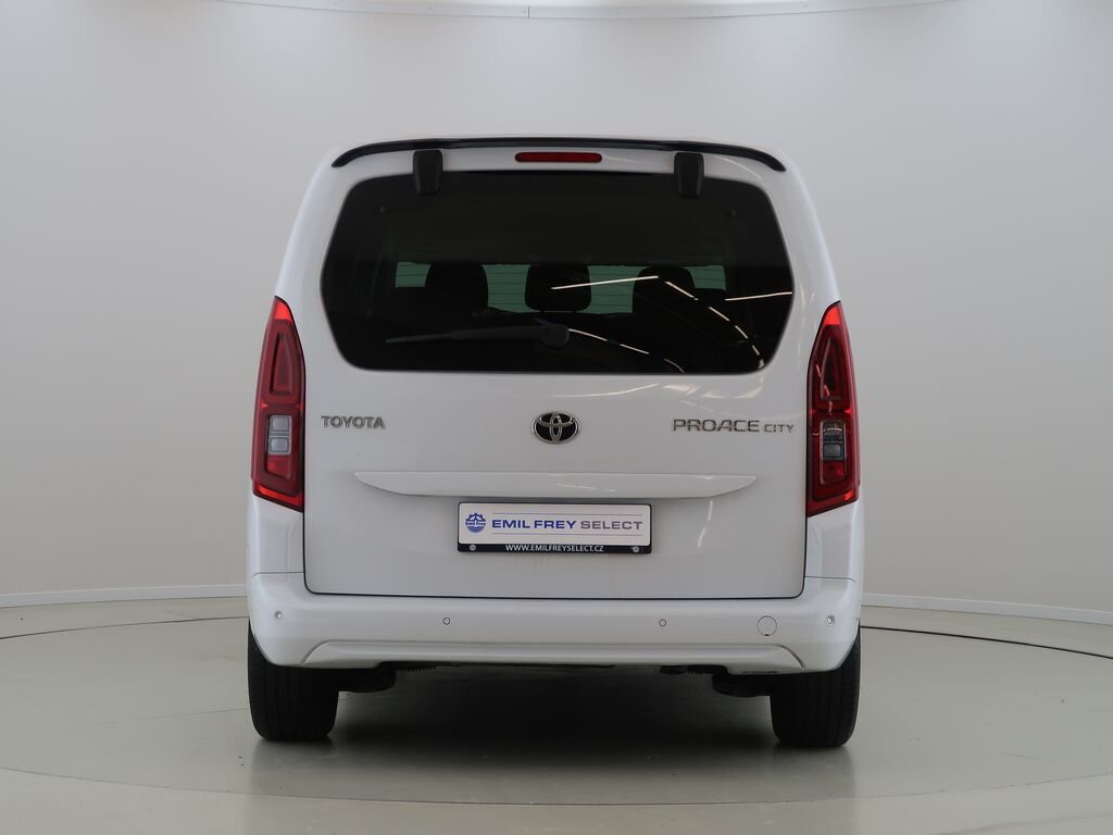 Toyota ProAce Kombi 1,5 l 96 kw