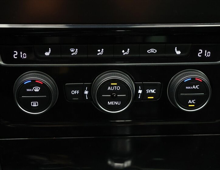 Volkswagen Golf Kombi 2,0 l 228 kw