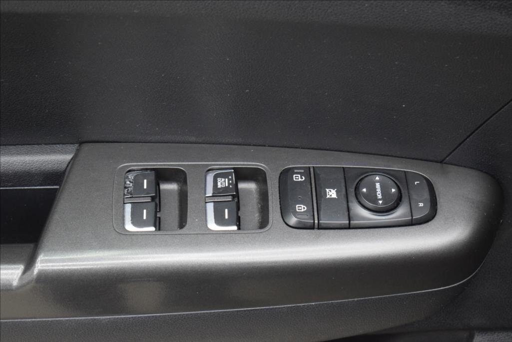 KIA Sportage SUV 1,7 l 104 kw