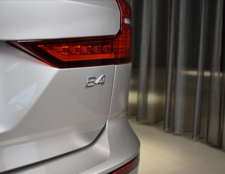 Volvo V60 Kombi 2,0 l 145 kw