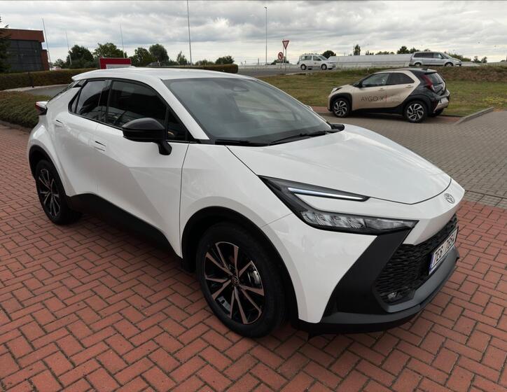 Toyota C-HR 2