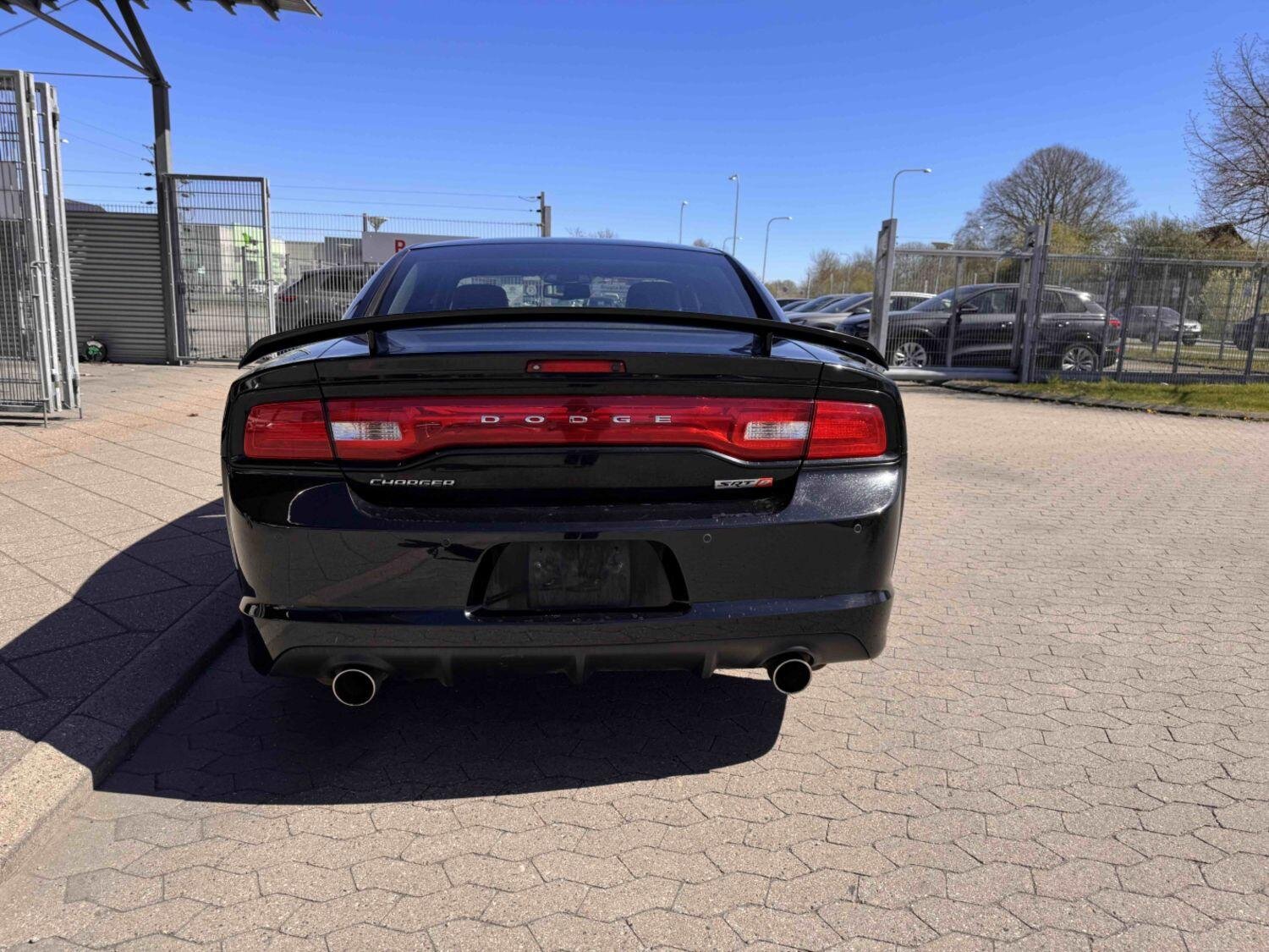 Dodge Charger Sedan / Limuzína 6,4 l 351 kw