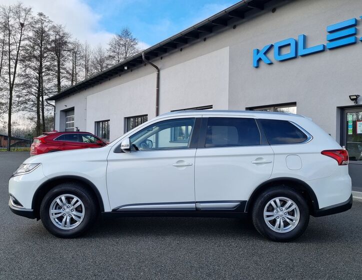 Mitsubishi Outlander 2