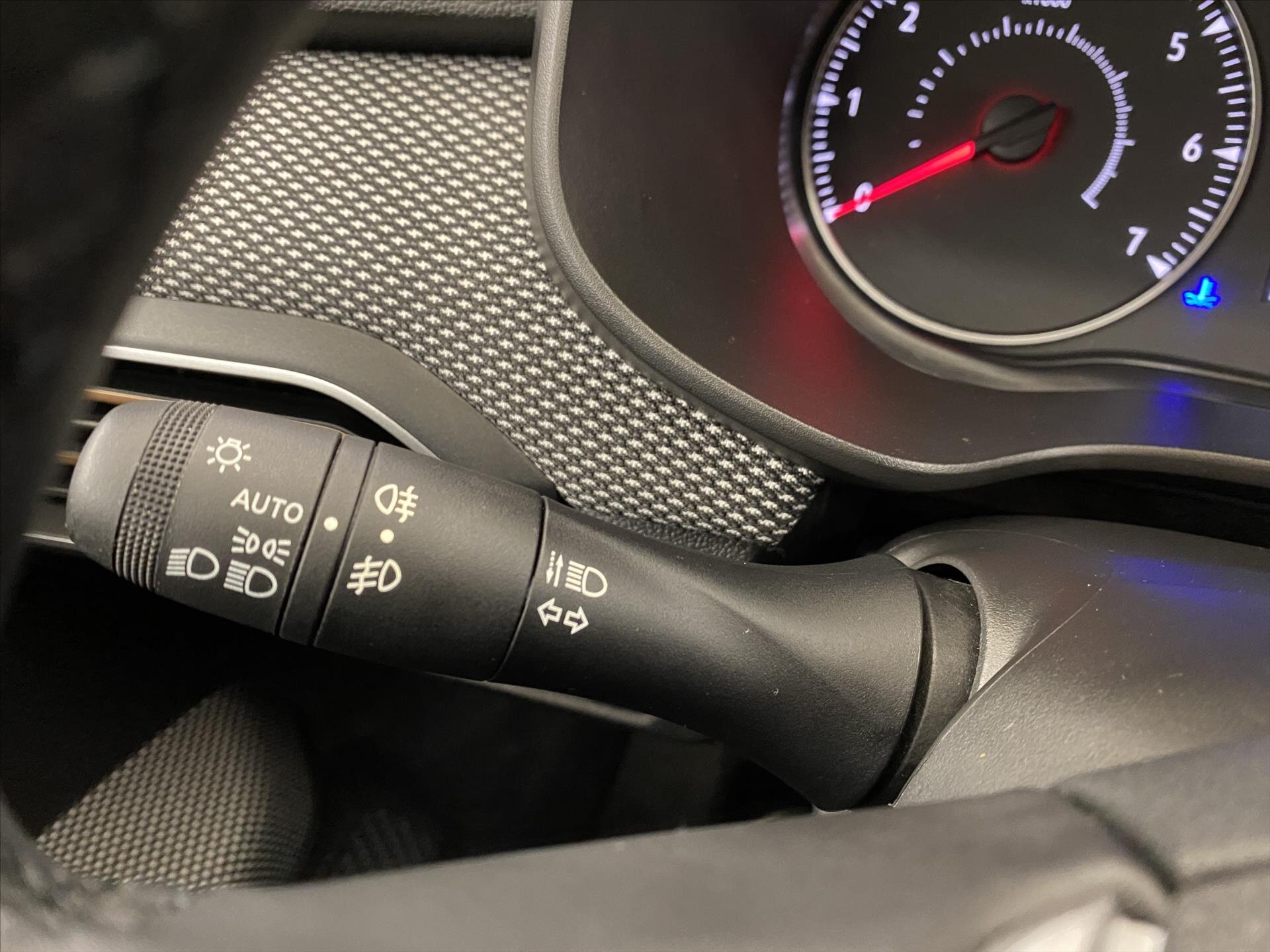 Dacia Sandero Hatchback 999,0 67 kw