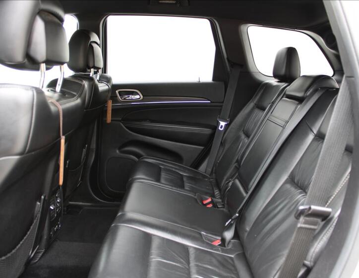 Jeep Grand Cherokee 38