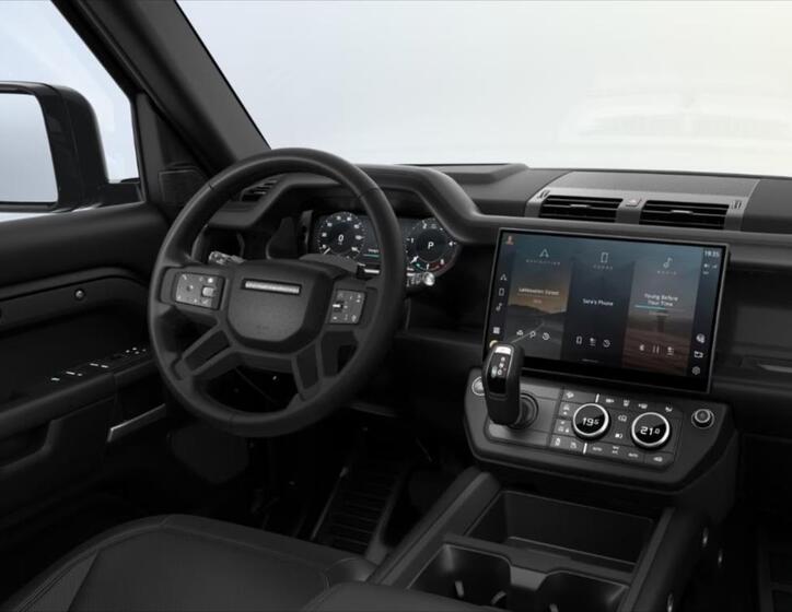 Land Rover Defender 6