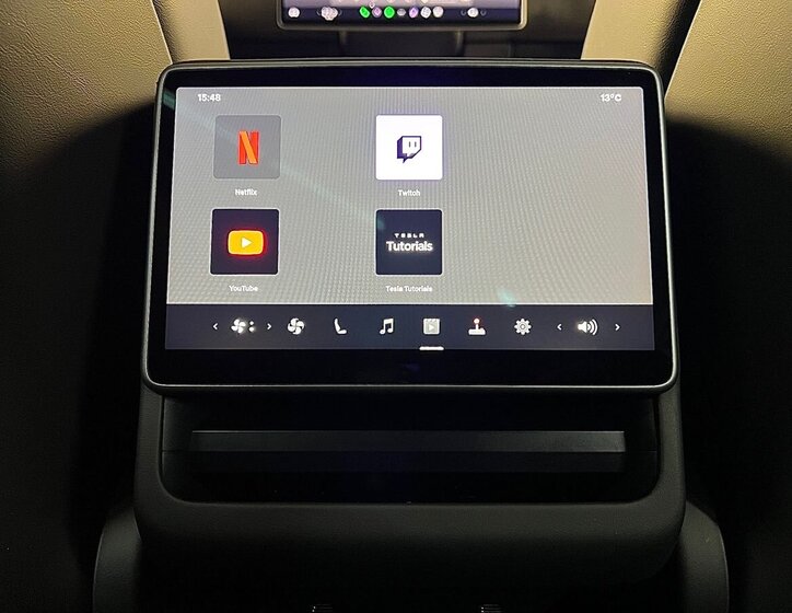 Tesla Model 3 Sedan 0,0 341 kw