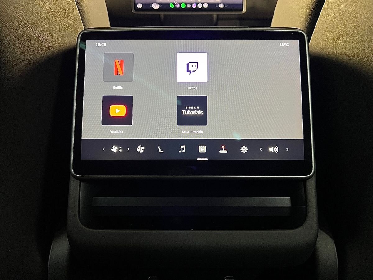 Tesla Model 3 Sedan 0,0 341 kw