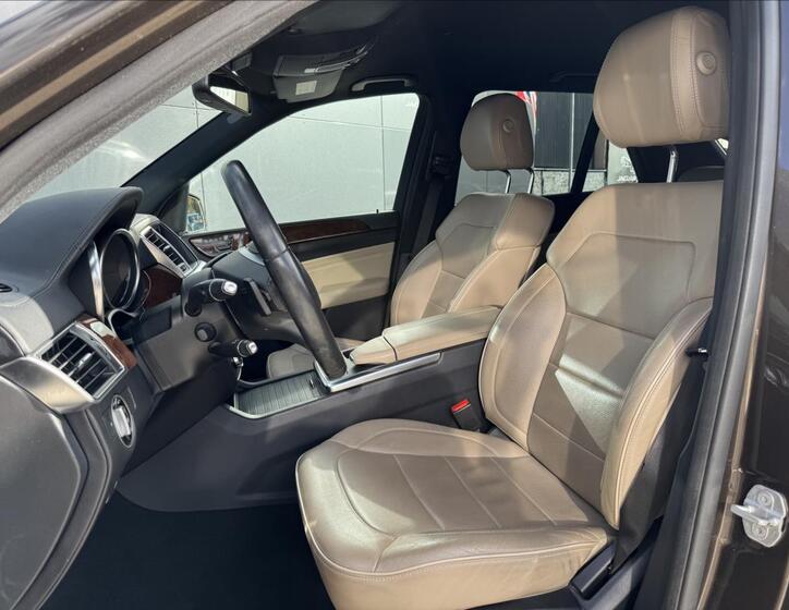 Mercedes-Benz Třídy M 11