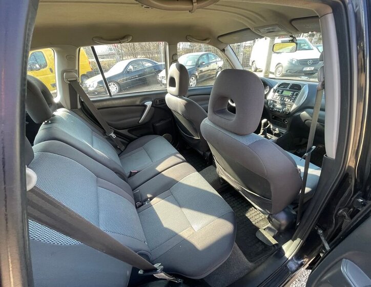 Toyota RAV4 SUV / Terénní 2,0 l 85 kw