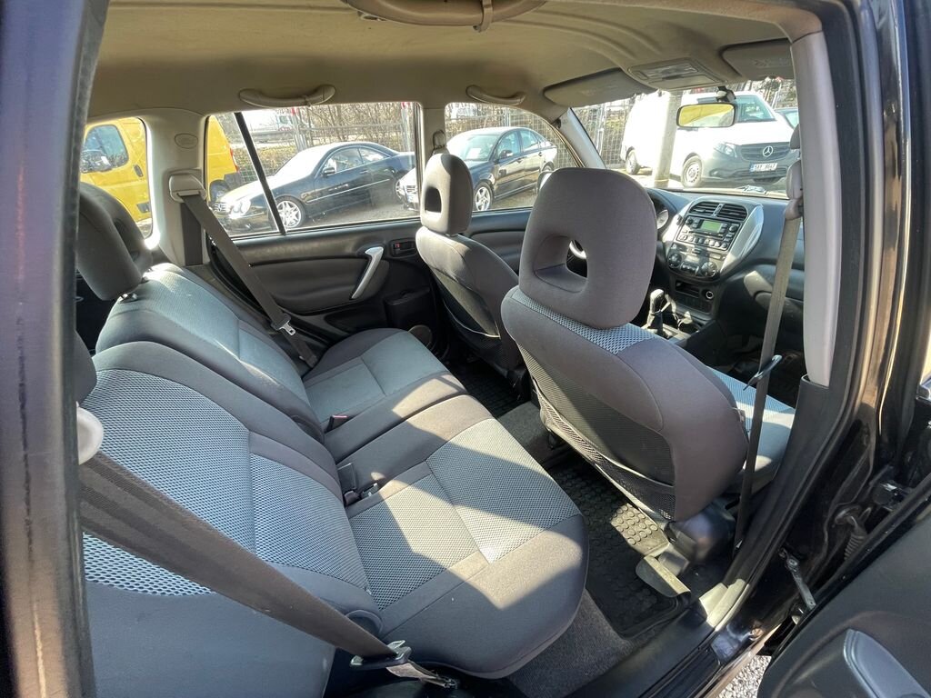 Toyota RAV4 SUV / Terénní 2,0 l 85 kw