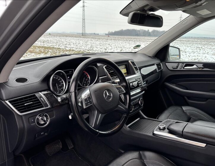 Mercedes-Benz Třídy M SUV / Terénní 3,0 l 190 kw