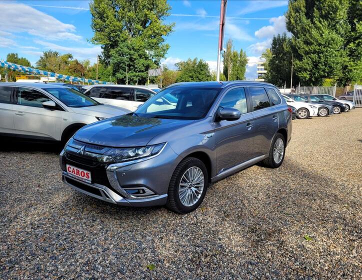 Mitsubishi Outlander 1