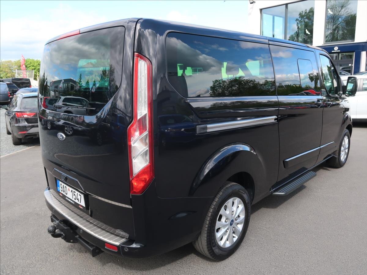 Ford Tourneo Custom MPV 2,2 l 114 kw
