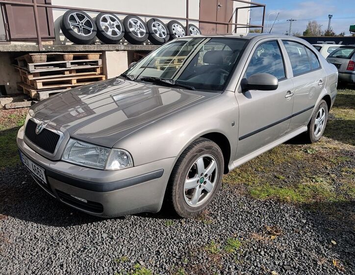 Škoda Octavia 1