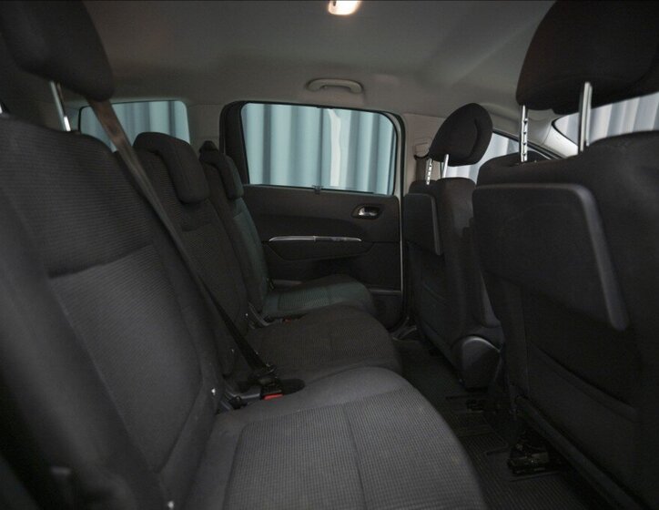 Peugeot 5008 MPV 1,6 l 88 kw