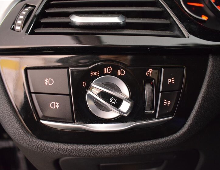 BMW Řada 5 Sedan / Limuzína 3,0 l 195 kw