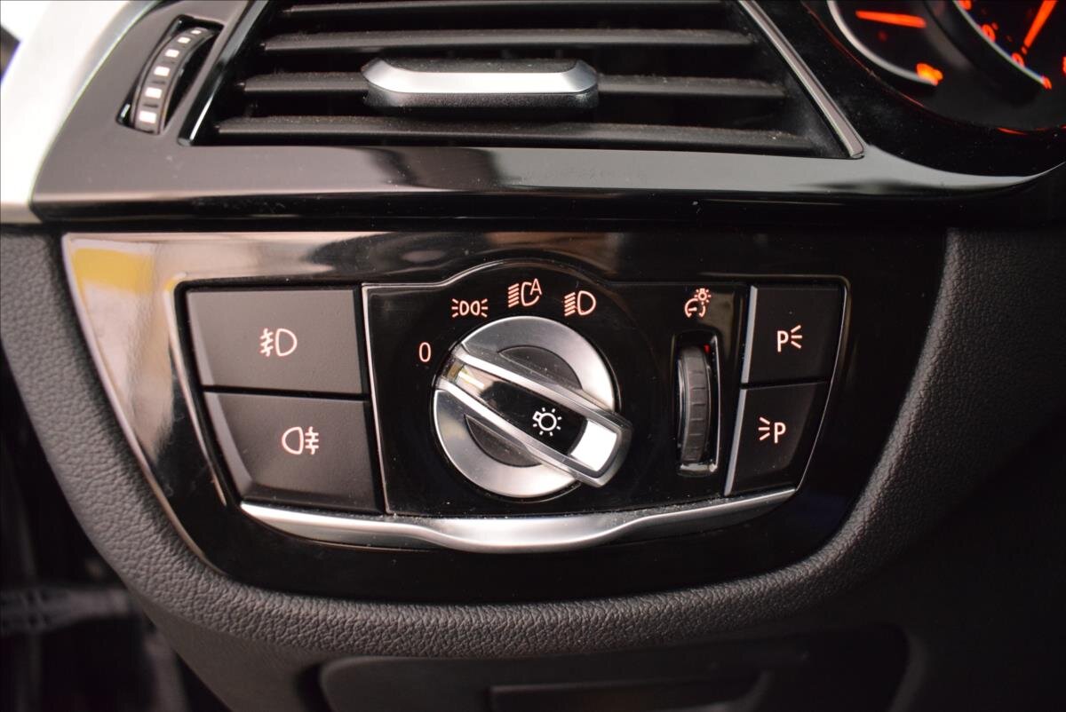 BMW Řada 5 Sedan / Limuzína 3,0 l 195 kw