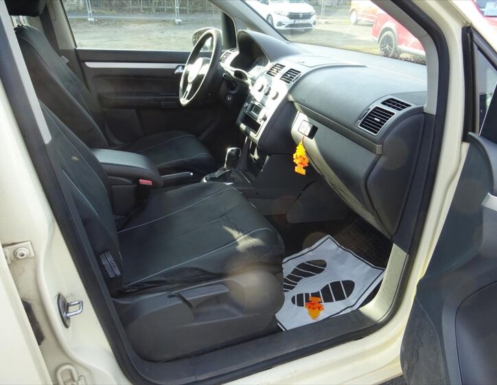 Volkswagen Touran Kombi 1,6 l 77 kw