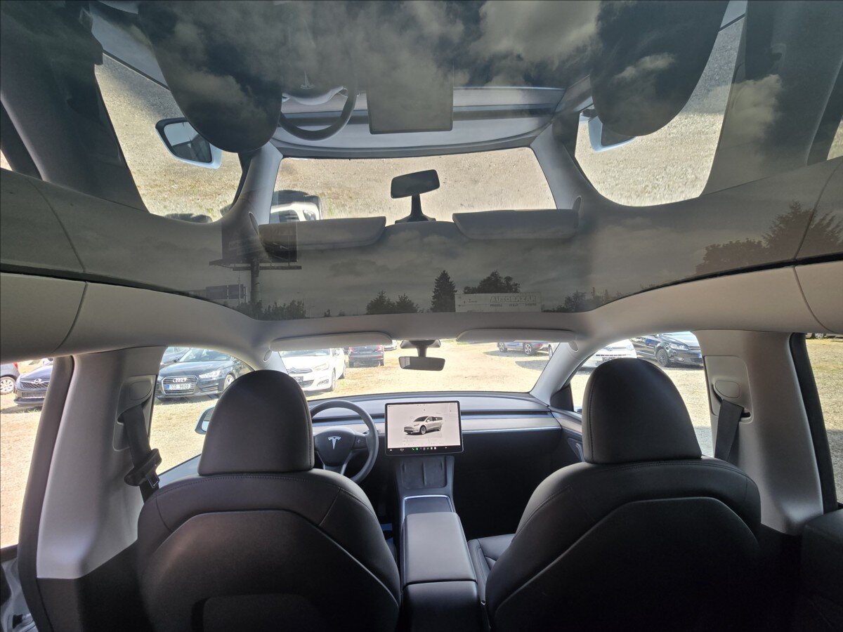 Tesla Model Y SUV / Terénní 0,0 378 kw