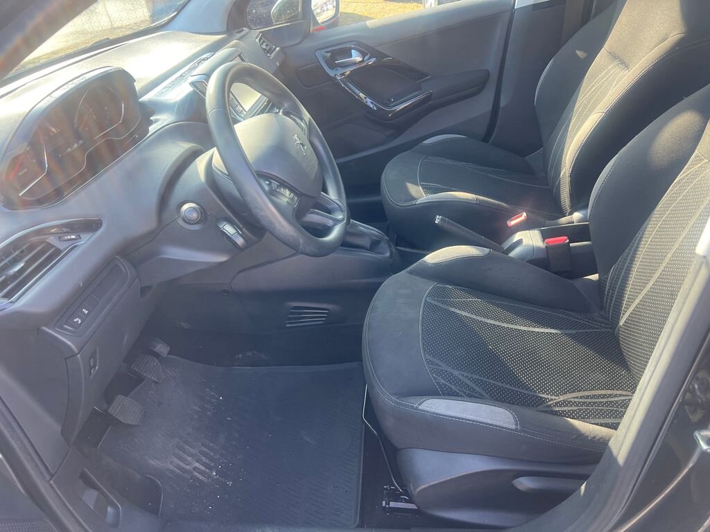 Peugeot 208 Hatchback 1,2 l 60 kw