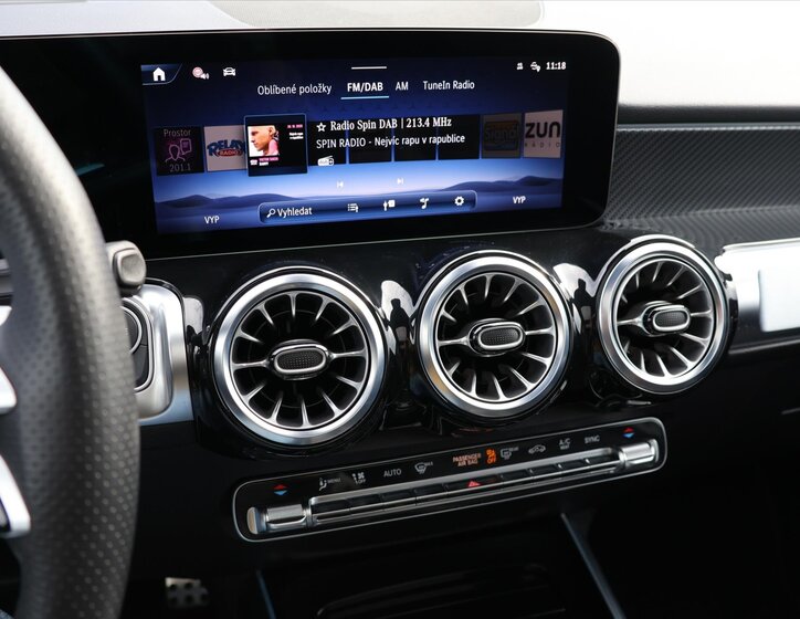 Mercedes-Benz GLB 33