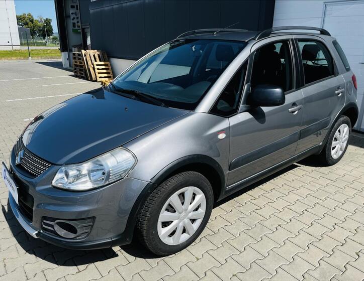 Suzuki SX4 1