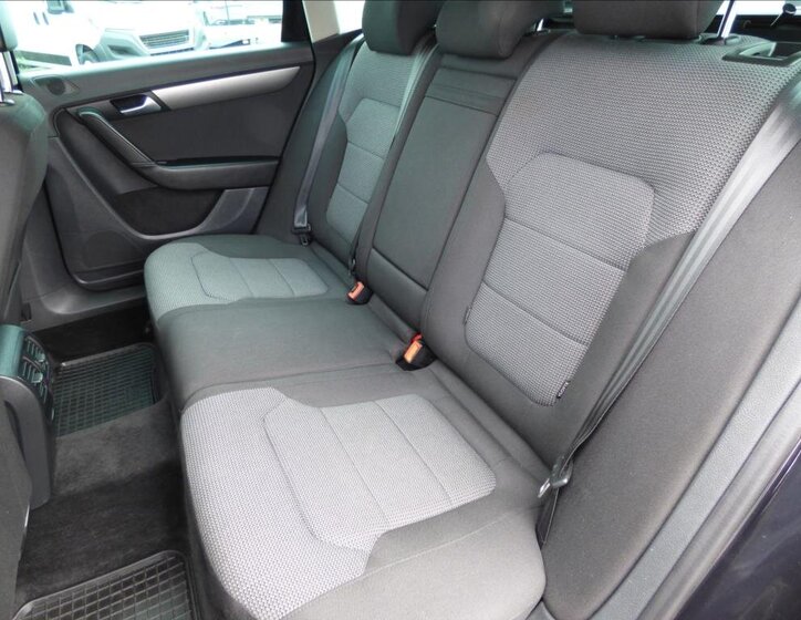 Volkswagen Passat 48