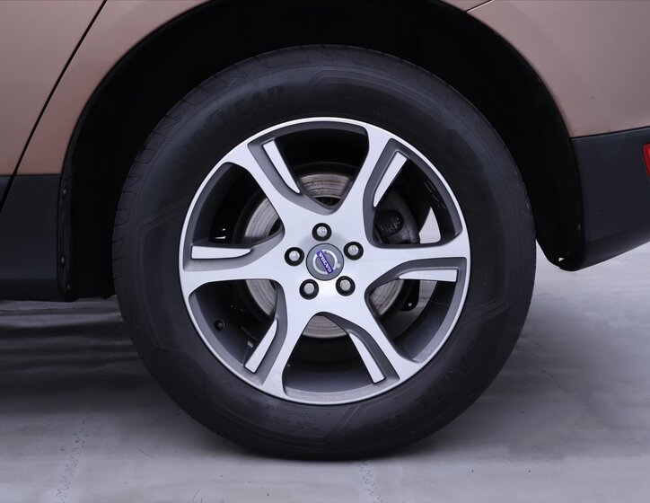 Volvo XC60 SUV 2,4 l 120 kw