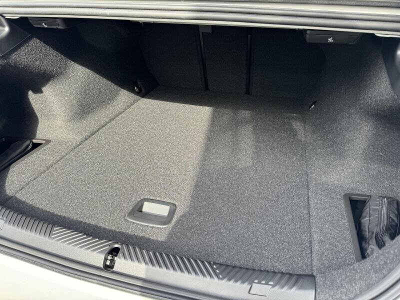 BMW i5 Sedan / Limuzína 1,0 442 kw