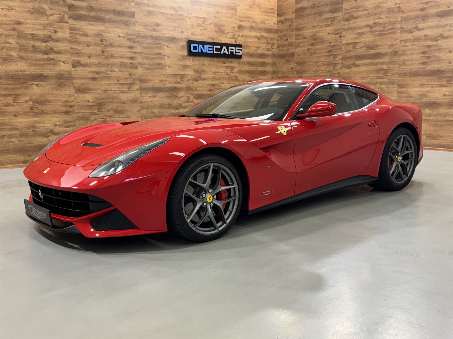 Ferrari F12 Berlinetta Kupé 6,3 l 541 kw