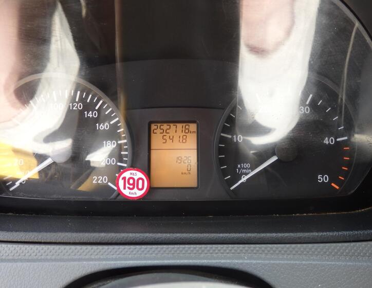 Mercedes-Benz Vito 11