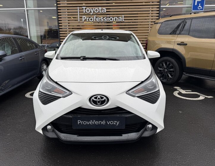 Toyota Aygo Hatchback 998,0 53 kw