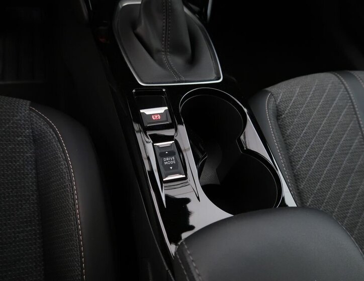 Peugeot 2008 SUV / Terénní 1,2 l 74 kw
