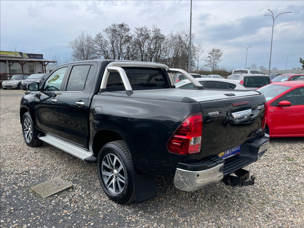 Toyota Hilux Pick-up 2,4 l 110 kw