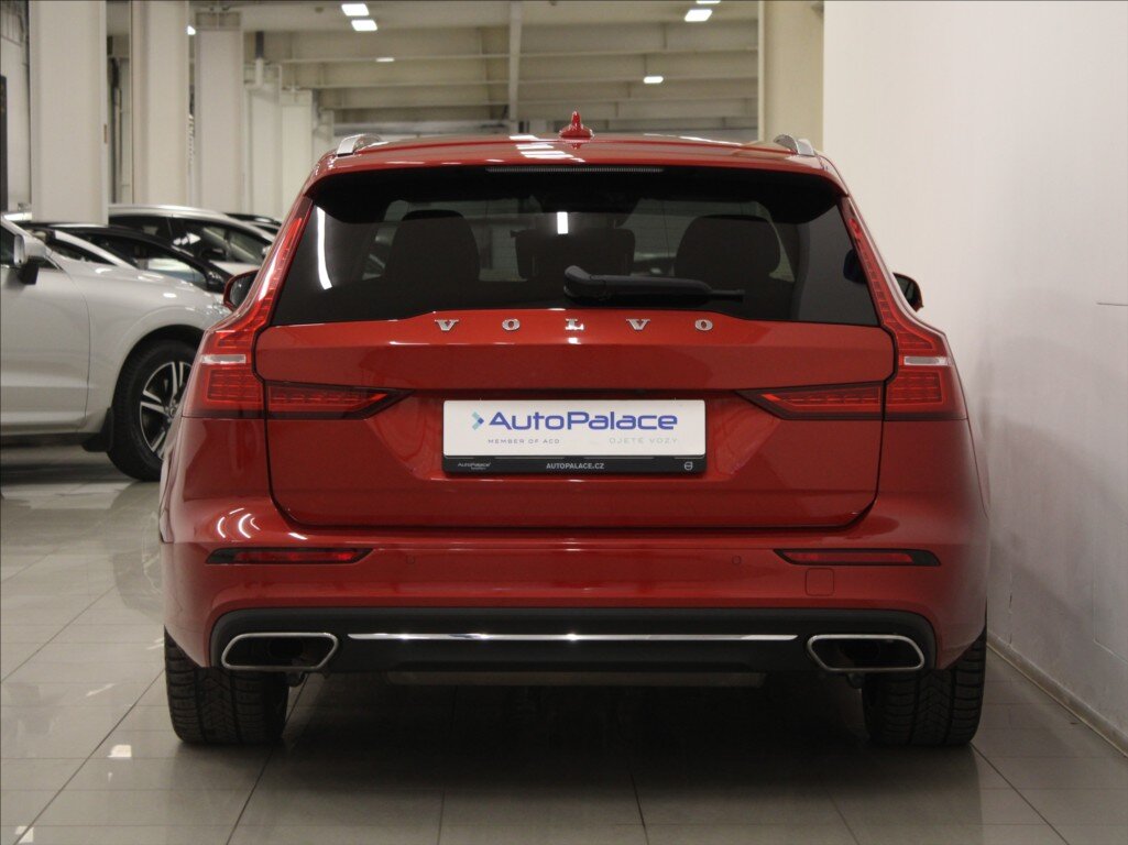 Volvo V60 Kombi 2,0 l 257 kw