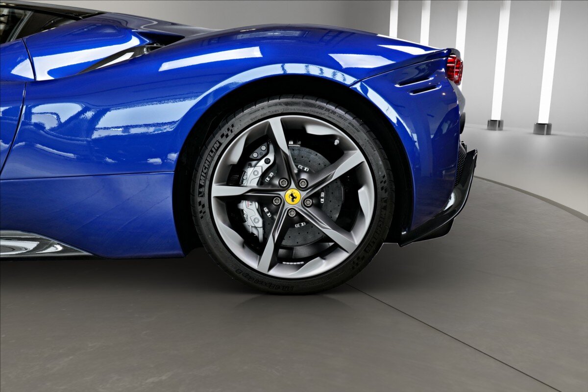 Ferrari SF90 Kupé 4,0 l 736 kw